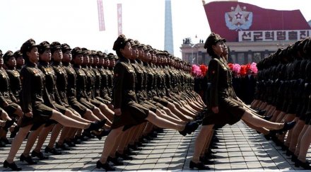 северна корея прати затвора американски турист