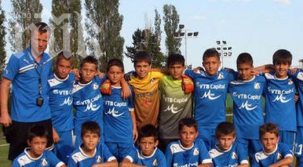 газпром праща децата левски финала уембли