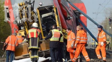 два пътнически влака сблъскаха тунел белград