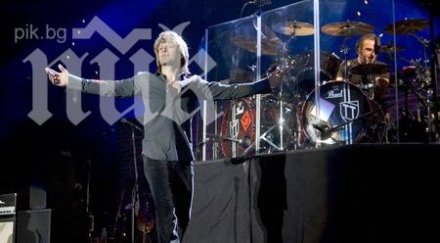 бон джоуви пристигнаха камиона техника