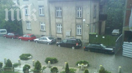 подлезът ндк наводнен