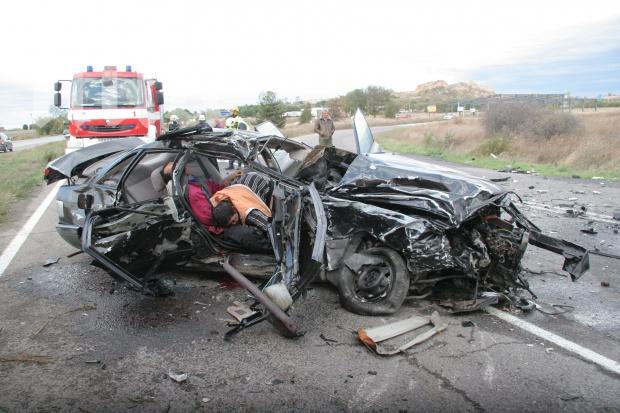 Тежка катастрофа в Македония: двама загинали, 11 ранени 