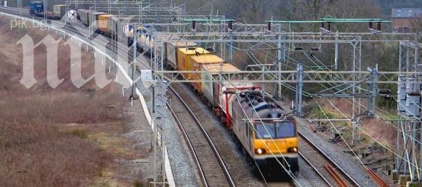 Двама загинали и 14 ранени при дерайлирал влак в Белгия 