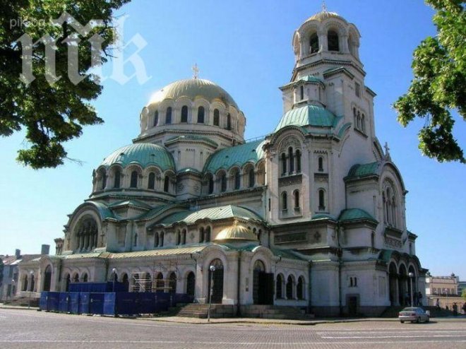 Променят организацията на движението около черквите за Великден