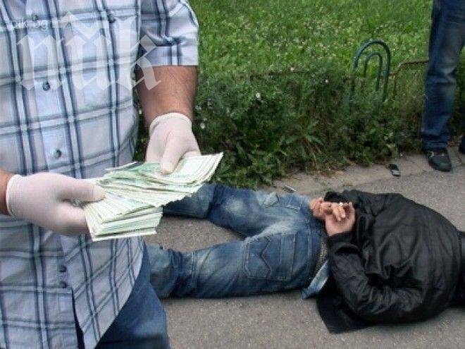 Полицаи арестуваха мъж за опит за подкуп от 20 лв.