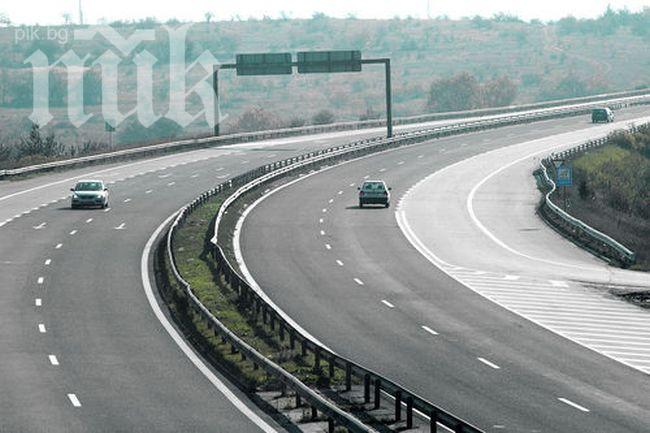 Автобус с пътници закъса на входа на София, свършило му горивото