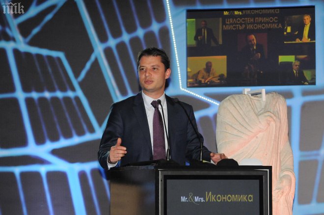 Делян Добрев: Търсим инвеститори и в Индия