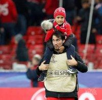 ПАТРИОТИЧНО! Съблекалнята на Спартак (М) кънти с 