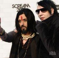 Мерилин Менсън уволни басиста си след обвинение в изнасилване