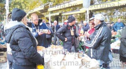 суматоха пазара благоевград участници фермата застанаха сергиите продават даде
