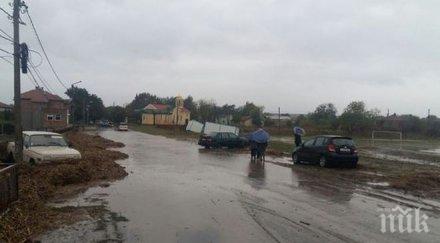 полицаи пазят наводнените бургаски села циганските набези