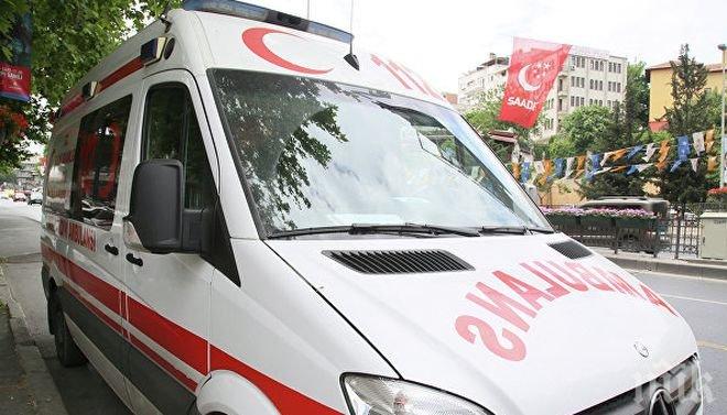 Осем японски туристи са ранени при катастрофа на автобус край Анталия