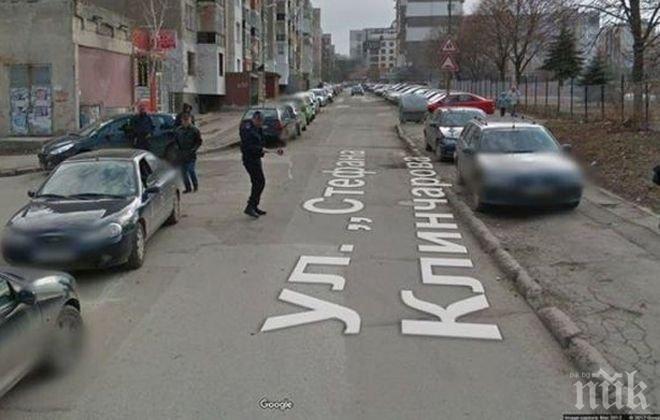 Уникално! Полицай спира кола на Google Street View в Люлин (СНИМКА)