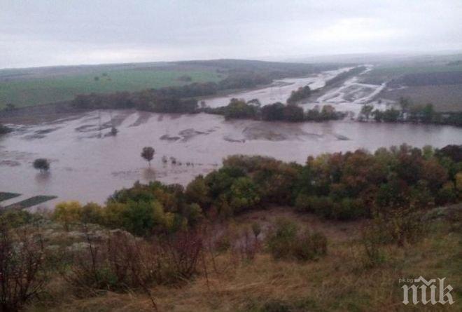 СИГНАЛ ДО ПИК! Ето кой стои зад язовира на ужаса, който удави село Ливада (ДОКУМЕНТИ)