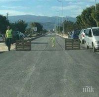 ВИЖДА МУ СЕ КРАЯТ! Само 150 метра остават от ремонта на „Коматевско шосе“