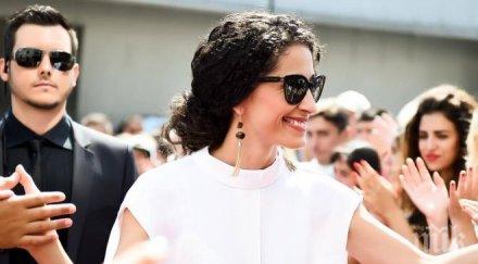 секс афера семейната саня армутлиева люби млад жребец