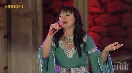 отличничка изпълнителката сине сине подкара мерцедес чака порше снимка