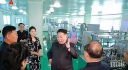 ким чен съпругата посетиха обновена фабрика козметика
