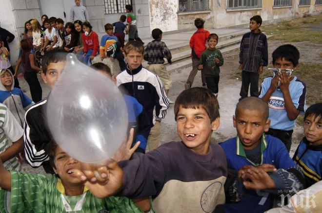 Разработваме съвместно с Унгария програми за обучение в училищата на националните малцинства