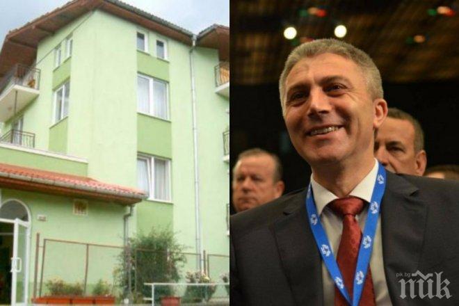 ЕКСКЛУЗИВНО В ПИК И РЕТРО! Родната къща на Карадайъ стана хотел - майка му посреща туристи с уникални вкусотии