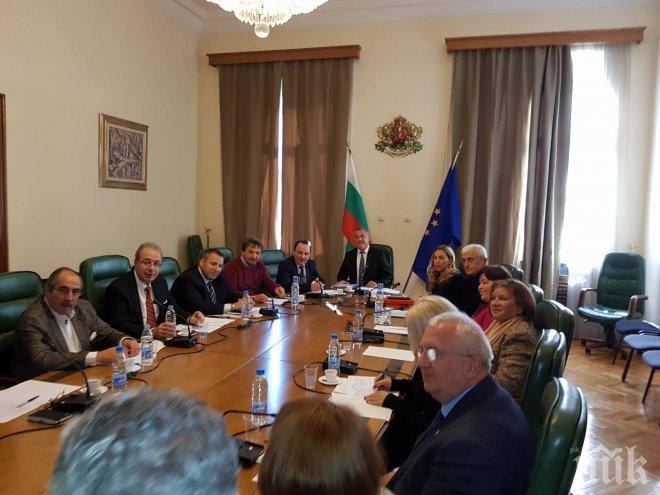 ИЗВЪНРЕДНО В ПИК TV! Валери Сименов с важни думи за туризма 