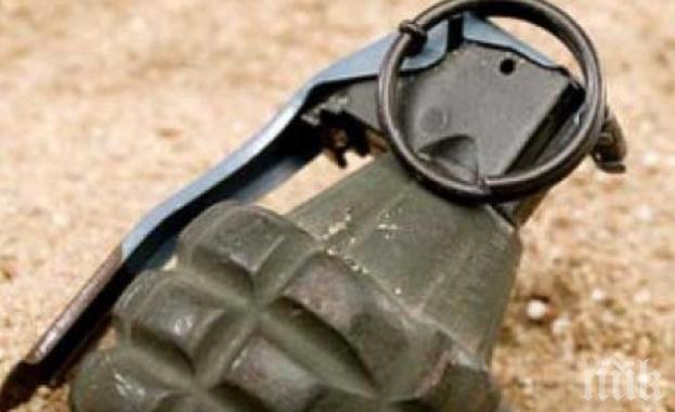 Откриха ръчна граната до блок в Кърджали