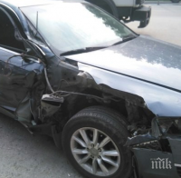 Девет деца са пострадали, след като автомобил се е врязал в училище в Австралия