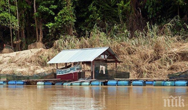 Близо 2 000 души са евакуирани заради наводненията в Малайзия