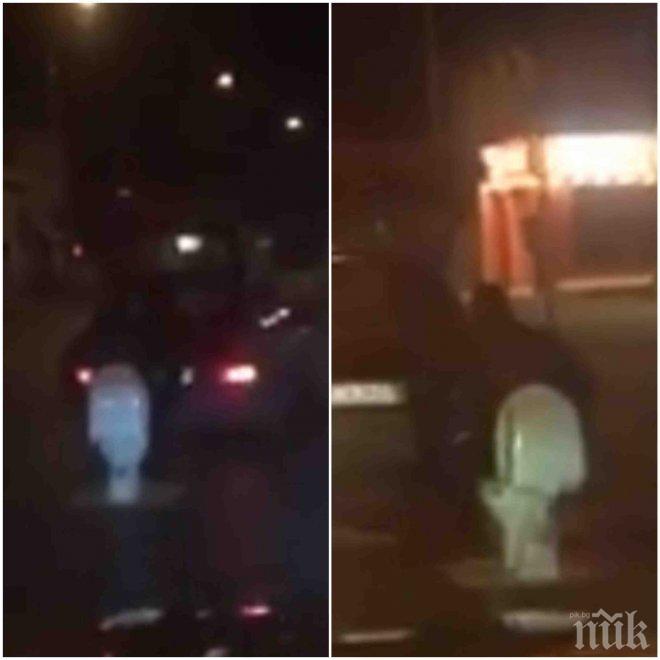 САМО В ПИК! Невиждан цирк в столичния квартал Надежда - младеж седна на тоалетна насред бул. Ломско шосе и ето какво се случи (ВИДЕО)