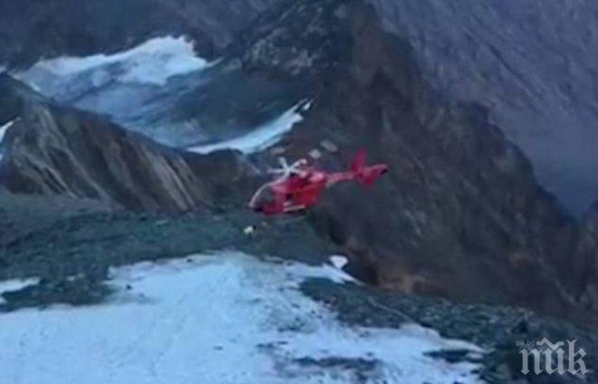Кран извади катастрофиралия край Шпицберген руски хеликоптер

