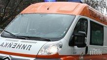 Мъж пропадна в шахта на депо за боклуци, потроши си краката