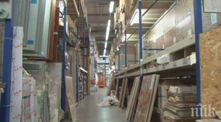 кошмар строителен хипермаркет работник полетя стелаж откараха болница