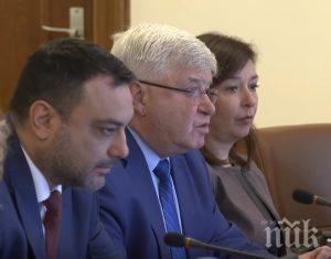 новият здравен министър вдигнал кръст село горна секирна корените