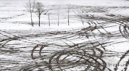 първи сняг падна австрия десетки домакинства без ток