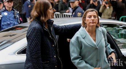 задържат говорителката разпуснатото каталунско правителство докато плати 150 000 евро