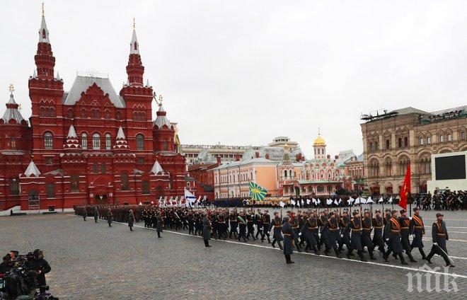 Възстановка на военния парад от 1941 г. се проведе в Москва (ВИДЕО)
