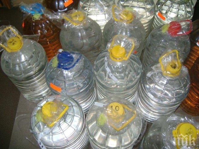 Екипи от полиция и митничари плъзнаха по селата за незаконна ракия - иззеха два тона