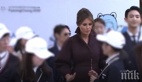 Кадри на Мелания Тръмп с пищящи корейски момичета - хит в нета