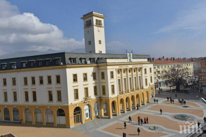 Запорираха сметките на Община Сливен