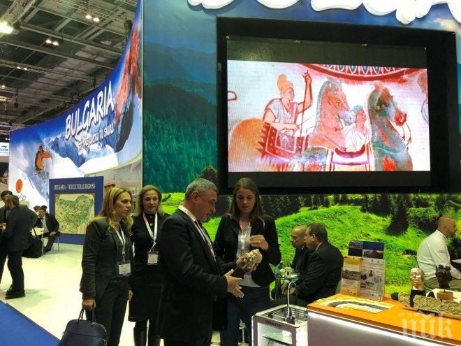 Вицепремиерът Валери Симеонов обсъжда рекламата на България на туристическо изложение в Лондон (СНИМКИ)