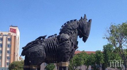 самонадеяно мъж загина падайки троянския кон видео