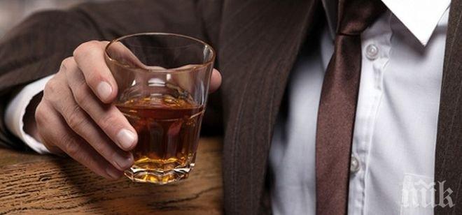 ВНИМАНИЕ, ДАМИ! Разберете какъв е той в леглото според алкохола, който пие