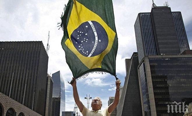 Недоволство! Хиляди жени излязоха на протест срещу подготвяната пълна забрана на абортите в Бразилия