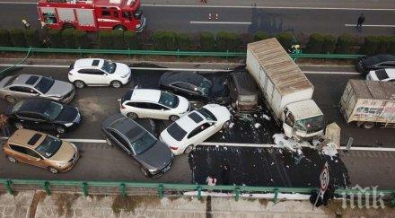 кръв пътя души загинаха зверска катастрофа