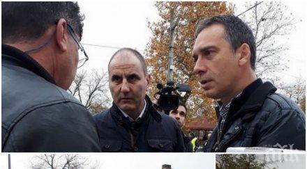 пълен цирк депутати кметове герб разтоварват помощи пострадалите семейства полски извор местните гледат отстрани сеир снимки