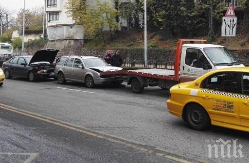 АВТОМЕЛЕ! Пет коли се нанизаха в Пловдив