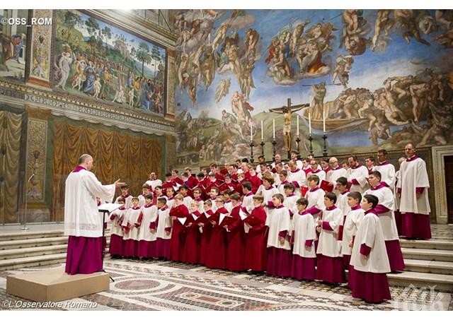 НЕЧУВАНО! Жена пя в Сикстинската капела