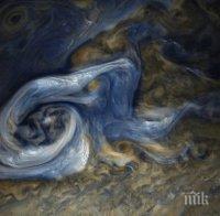 НАСА: Супер буря връхлетя Юпитер