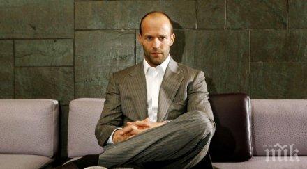 звездна свалка джейсън стейтъм задиря родна фитнес икона отряза квитанцията снимки