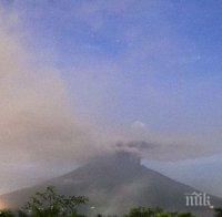 Бали в треска, предупреждават самолетите да летят внимателно заради опасност от изригване на вулкан